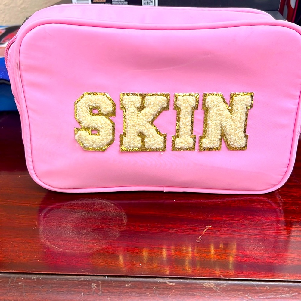 Letter patch makeup bag